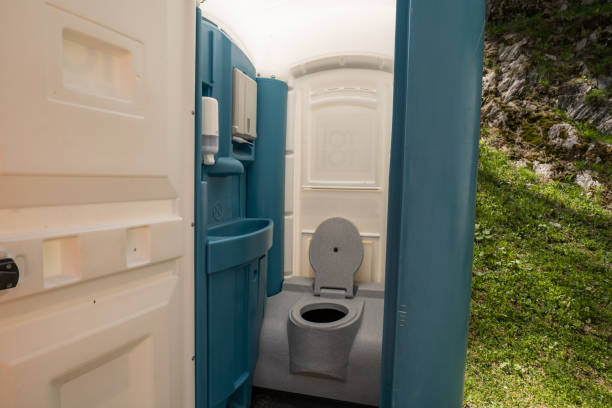 Best Portable Restroom Servicing (Cleaning and Restocking)  in Oakland Park, FL